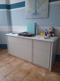 Comò bianco in legno