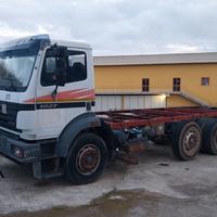 Camion autocarro Mercedes 18 27 1827