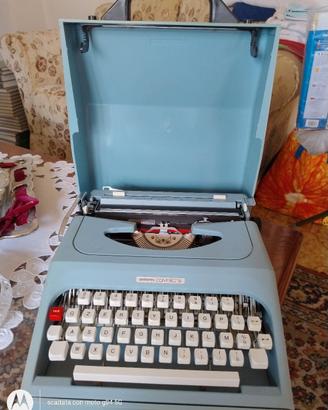 Macchina da scrivere vintage Antares Compact 16 – 