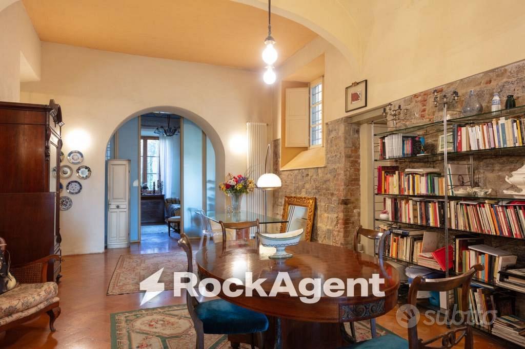 Appartamento di 292 m² con più di 5 locali e box a - Vista 5
