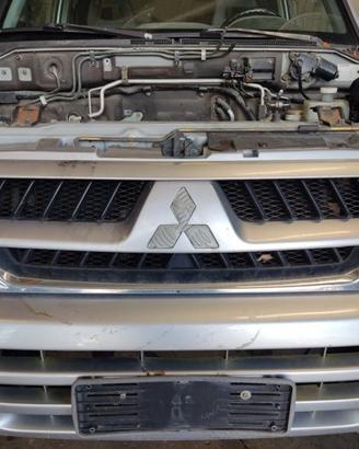 Griglia anteriore MITSUBISHI PAJERO del 2005
