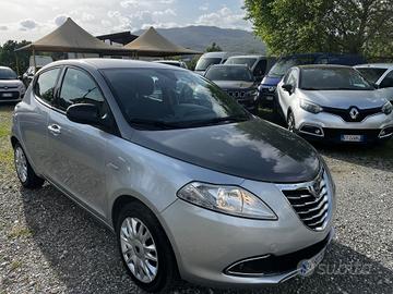 Lancia Ypsilon 1.2 69 CV 5 porte GPL Ecochic Plati
