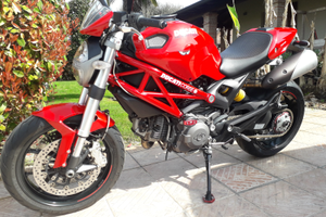 Ducati Monster 796 plus con Abs