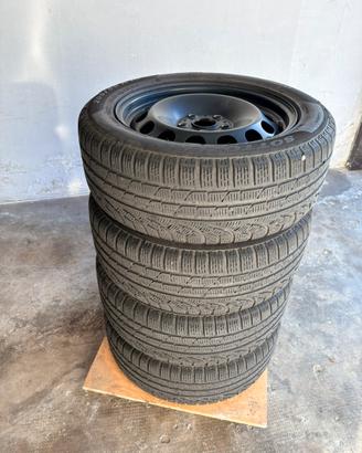 Pirelli gomme sottozero 205/55 R16 con cerchi