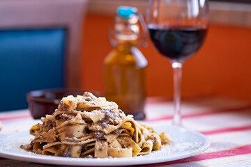 Osteria possibile pizzeria nel verde