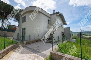 MONOLOCALE ZONA RESIDENZIALE CON GIARDINO