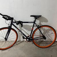Bicicletta scatto fisso