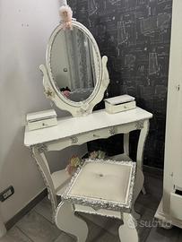 Tavolo sedie e ballerina