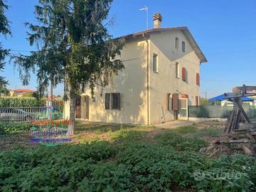 Villa di 132 m² con 4 locali a Cento