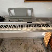 Pianola yamaha portable grand dgx 500