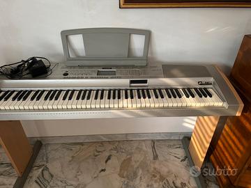 Pianola yamaha portable grand dgx 500