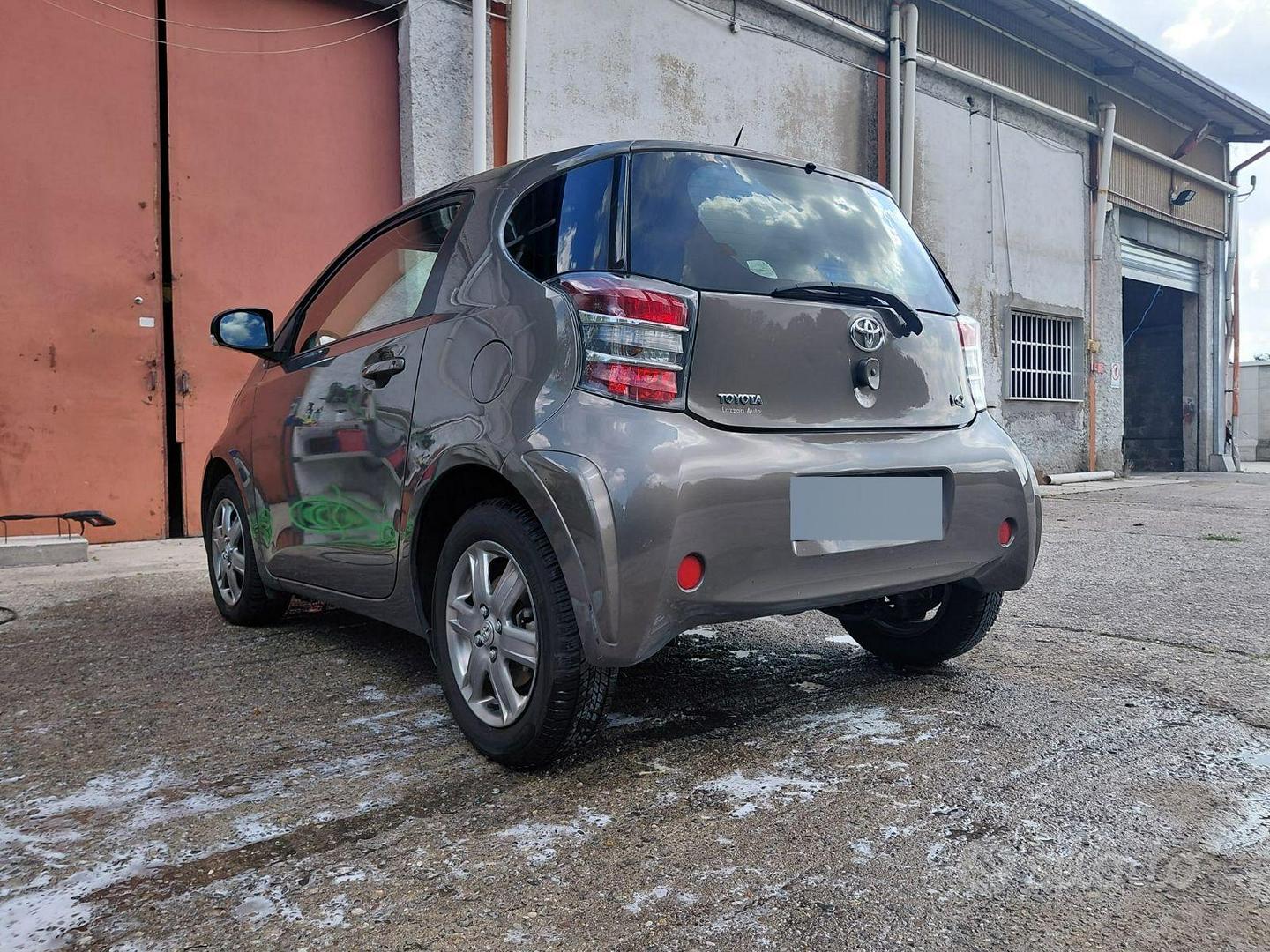 Toyota Iq 2010 photo 2