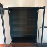 Mobile vetrina con cassetti