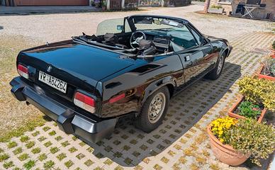 TRIUMPH TR7