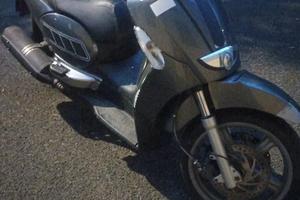 Aprilia scarabeo 500