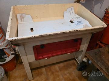 attrezzatura per vino strettoia,botti,diraspatrice