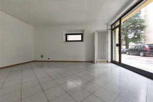 CRISTO RE, LOCALE COMMERCIALE