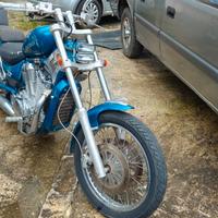 Suzuki GL Intruder 600