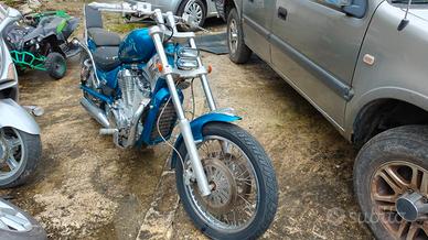 Suzuki GL Intruder 600