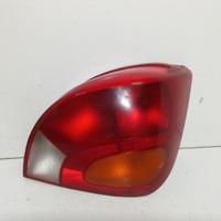 STOP FANALE POSTERIORE DESTRO FORD Fiesta 2a Serie