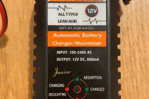 Mantenitore carica Batterie