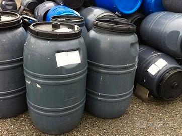 Fusti in plastica usati