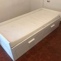 Divano letto singolo Ikea Brimnes con materasso