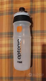 Borraccia Aptonia e assicuratore