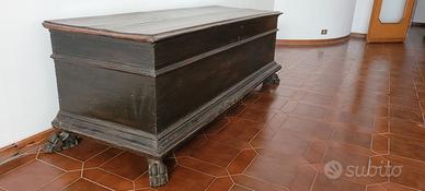 Cassapanca antica