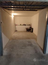 Box Auto 20mq in Seminterrato Condominiale