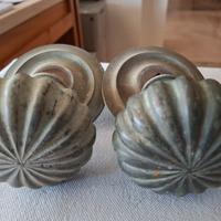Coppia di pomelli antichi per portone in ottone