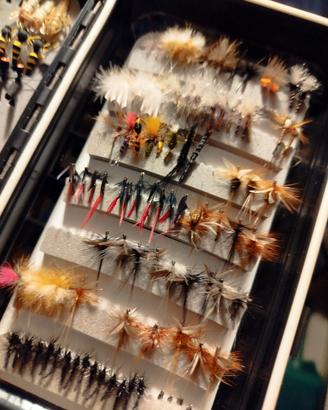 SCATOLA DOPPIA PESCA A MOSCA – OLTRE 120 MOSCHE AR