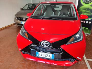 Toyota Aygo 1.0 VVT-i 69 CV 5 porte x-play