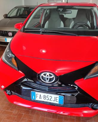 Toyota Aygo 1.0 VVT-i 69 CV 5 porte x-play