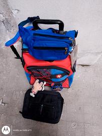 Carrello per bambini + marsupio e porta tablet .