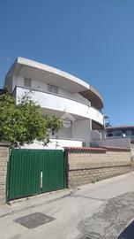 VILLA A SCHIERA A ANZIO