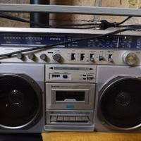 Radio d’epoca cassette recorder stereo