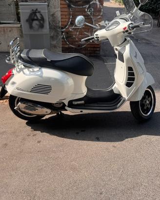 Piaggio vespa 300 super gts