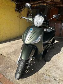 Beverly 300s
