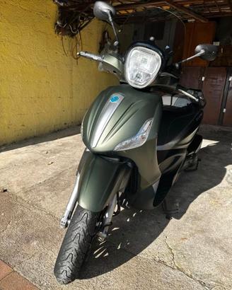 Beverly 300s