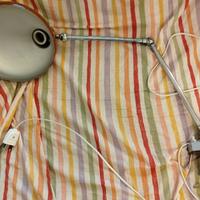 Lampada da tavolo con attacco a morsetto