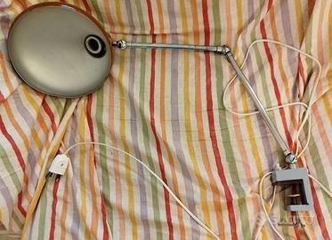 Lampada da tavolo con attacco a morsetto
