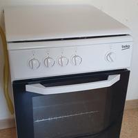 Piano cottura con forno Beko