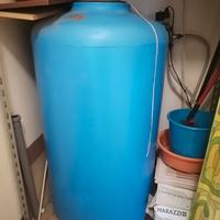 Cameretta, cucina e lavatrice, serbatoio