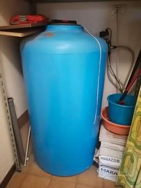 Cameretta, cucina e lavatrice, serbatoio