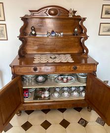 Antichità credenza connalzata