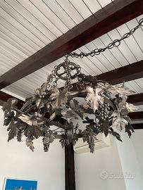 Lampadario in ferro battutto
