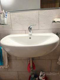 Lavabo sospeso in ceramica Geberit