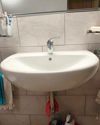 Lavabo sospeso in ceramica Geberit