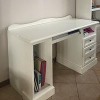Scrivania in legno